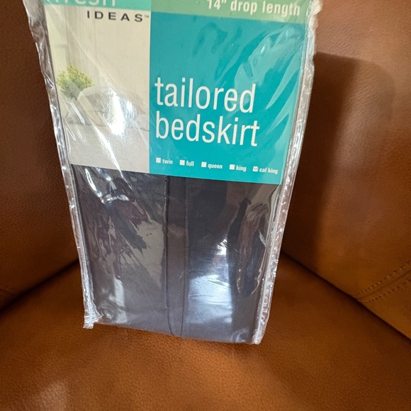 Fresh Ideas Tailored Bedskirt California King -  14" Drop Black NWT - Picture 2 of 12